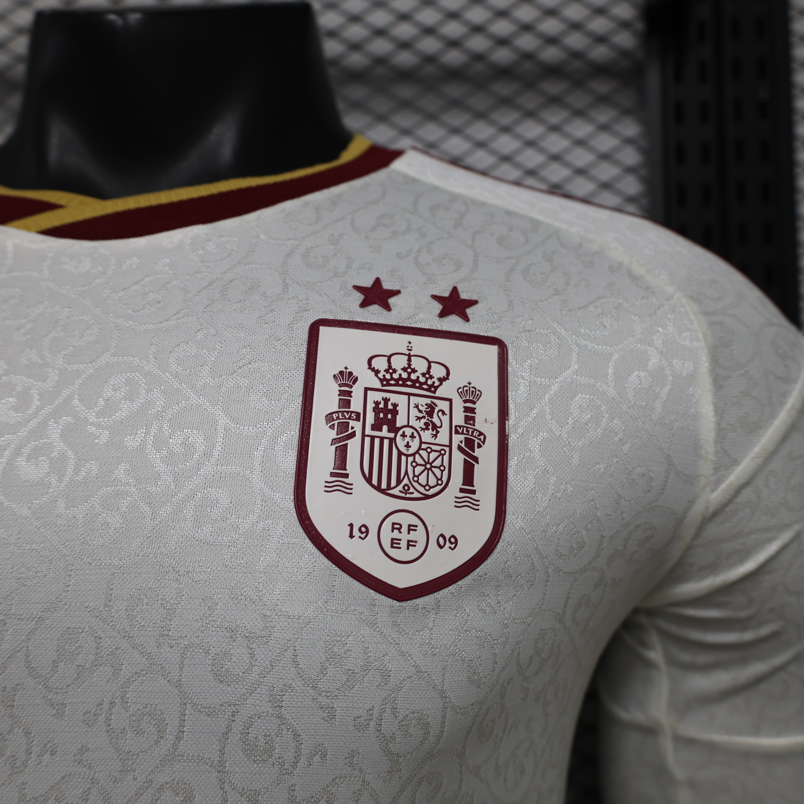 España 26/27 2 Campeon Mundial 2 Estrellas Visita