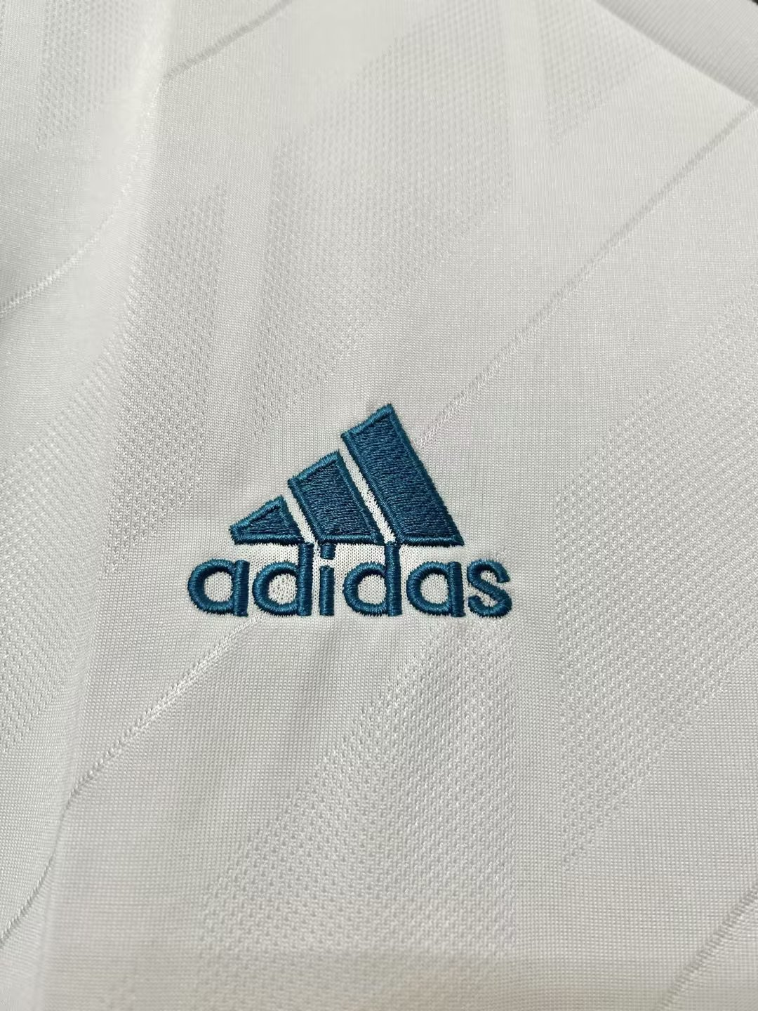 Real Madrid 17/18 Local