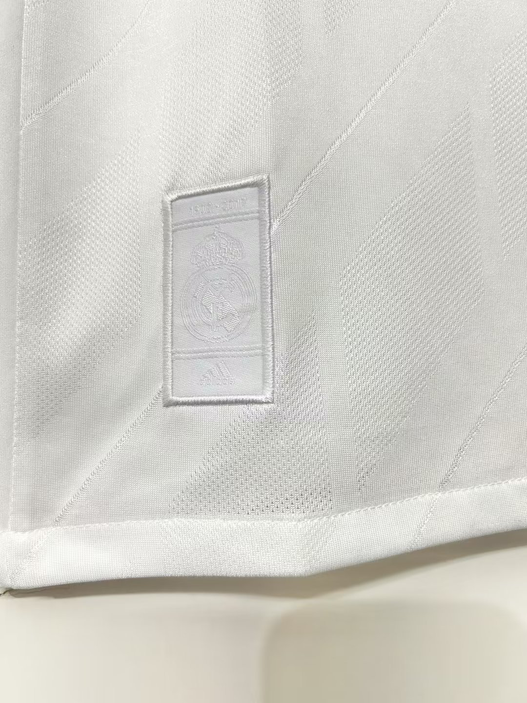 Real Madrid 17/18 Local